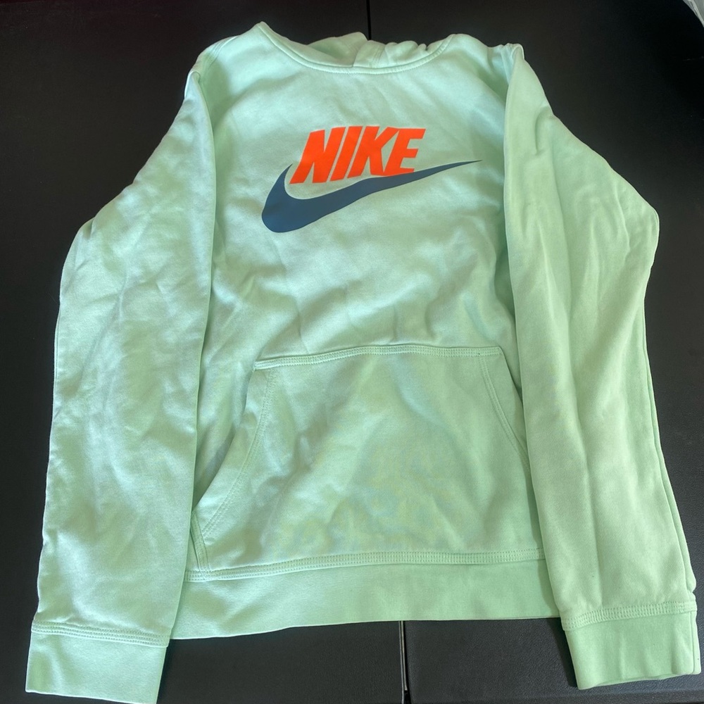 LIKE NEW LIGHT GREEN BOYS NIKE SPORT HOODIE
